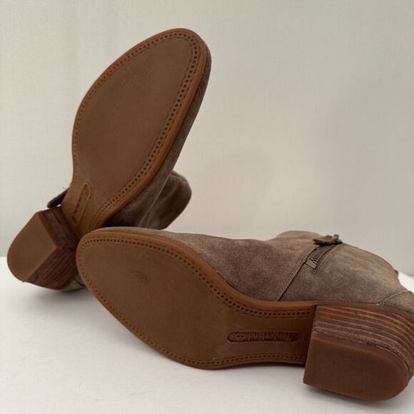 Timberland Suede Booties, Size 7 - Picture 8 of 10